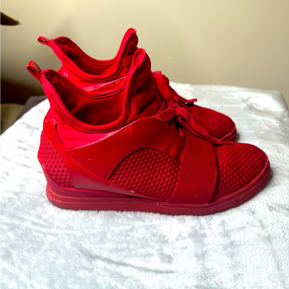 Used Steve Madden red heeled sneaker - ladies 9.5